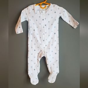 Aden by Aden + Anais Star print Footie Muslin layette 3-6 months